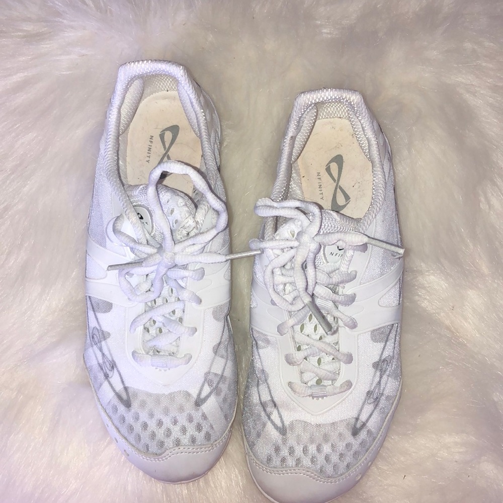 Nfiniti cheer shoe